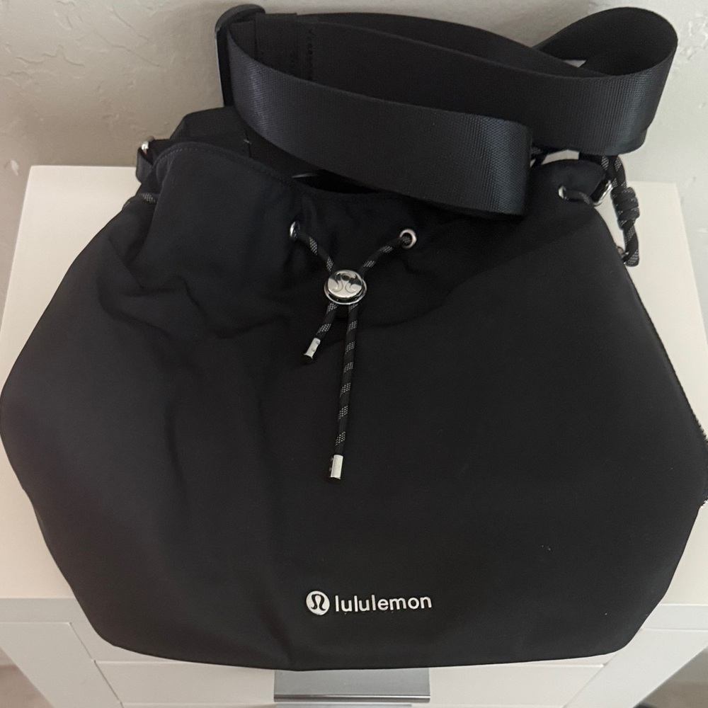 Lululemon Athletica Black Zip Pouch